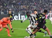 LOL决赛-包含尤文图斯横扫，欧冠决战节节前行的词条