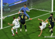 LOL赛事-球员在比赛中关键时刻站出，打破僵局