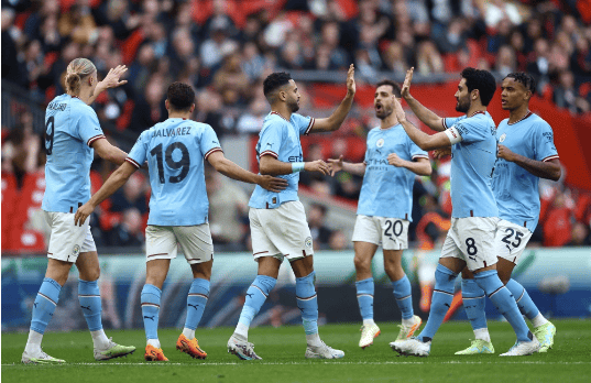 曼城碾压对手,领跑小组第一的简单介绍 曼城碾压对手,领跑小组第一的简单介绍