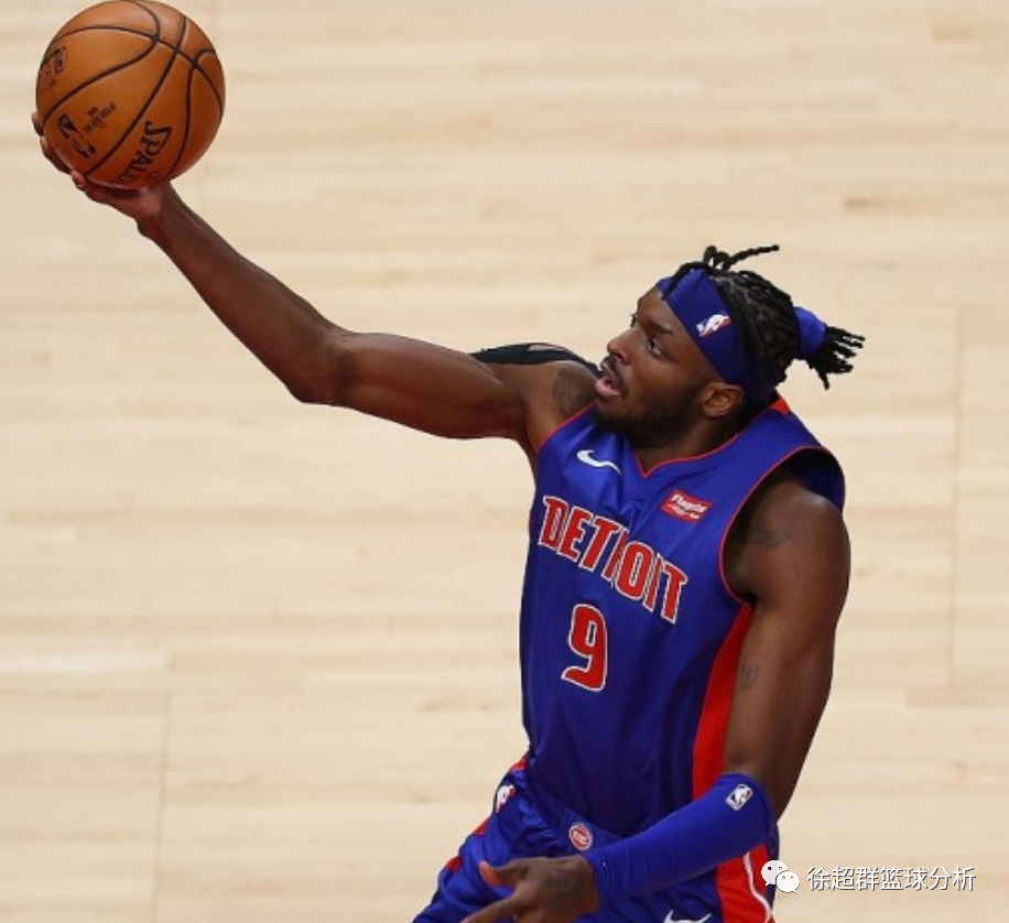 人力克活塞，西蒙斯多才多艺的简单介绍