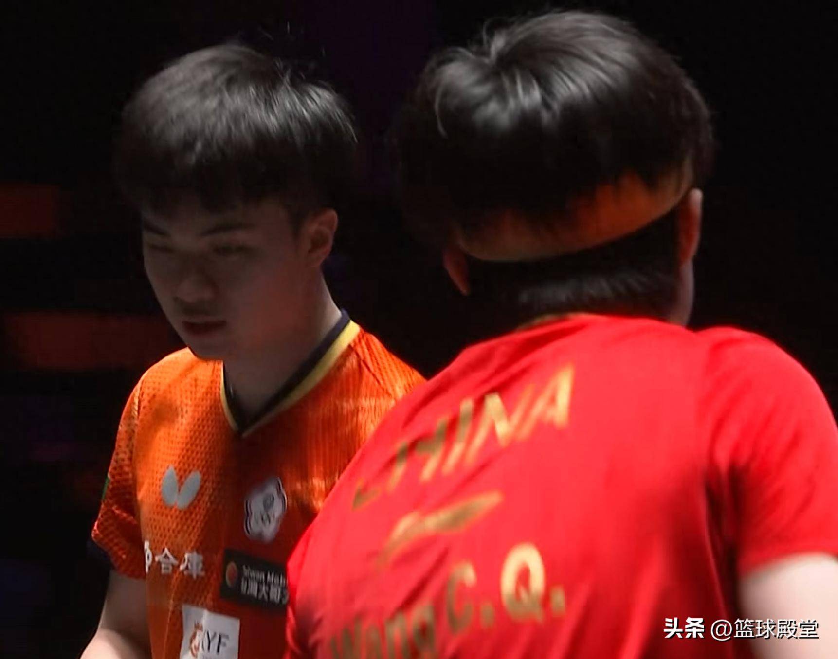 球员在比赛中关键时刻站出,打破僵局 球员在比赛中关键时刻站出,打破僵局