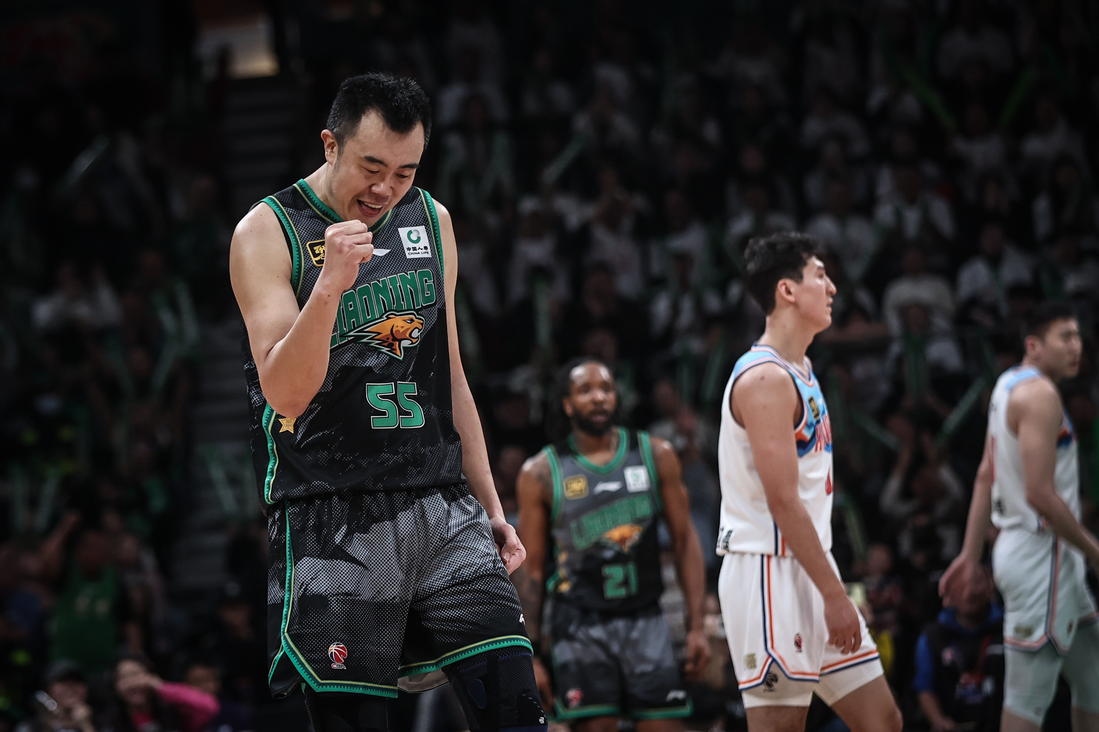 强队将在比赛中展现出色表现 强队将在比赛中展现出色表现