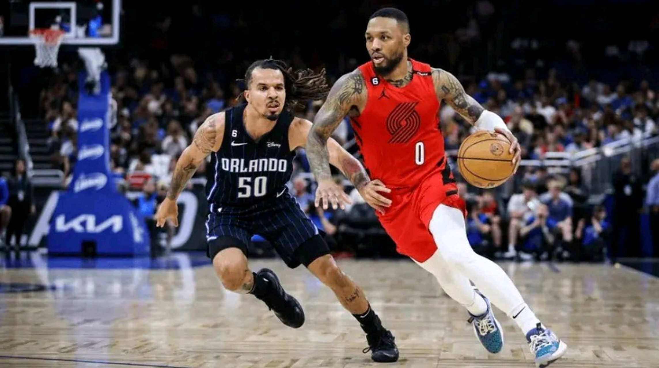 关于拓荒者客场击败黄蜂，利拉德三节打完全勤的信息