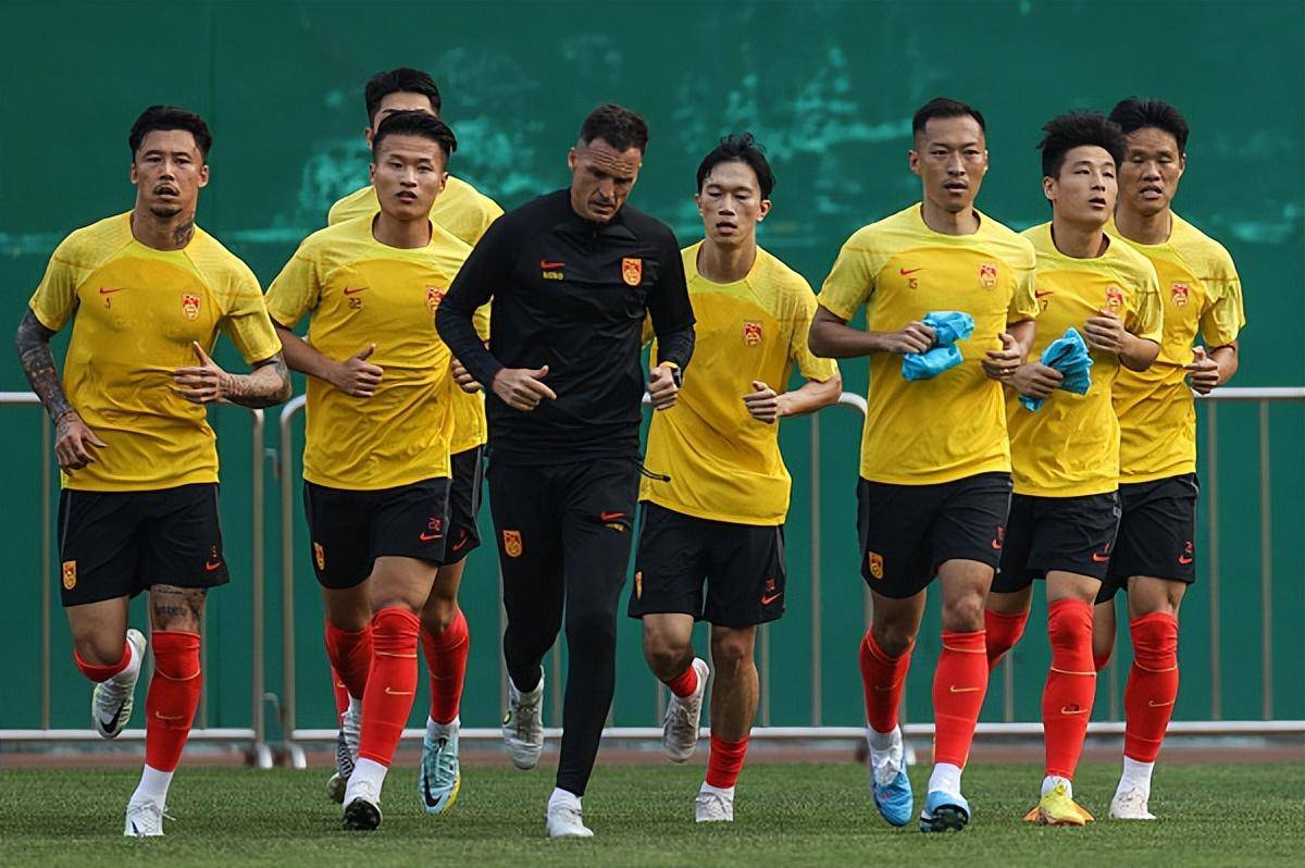 大陆球队在国际比赛中实现雄心壮志