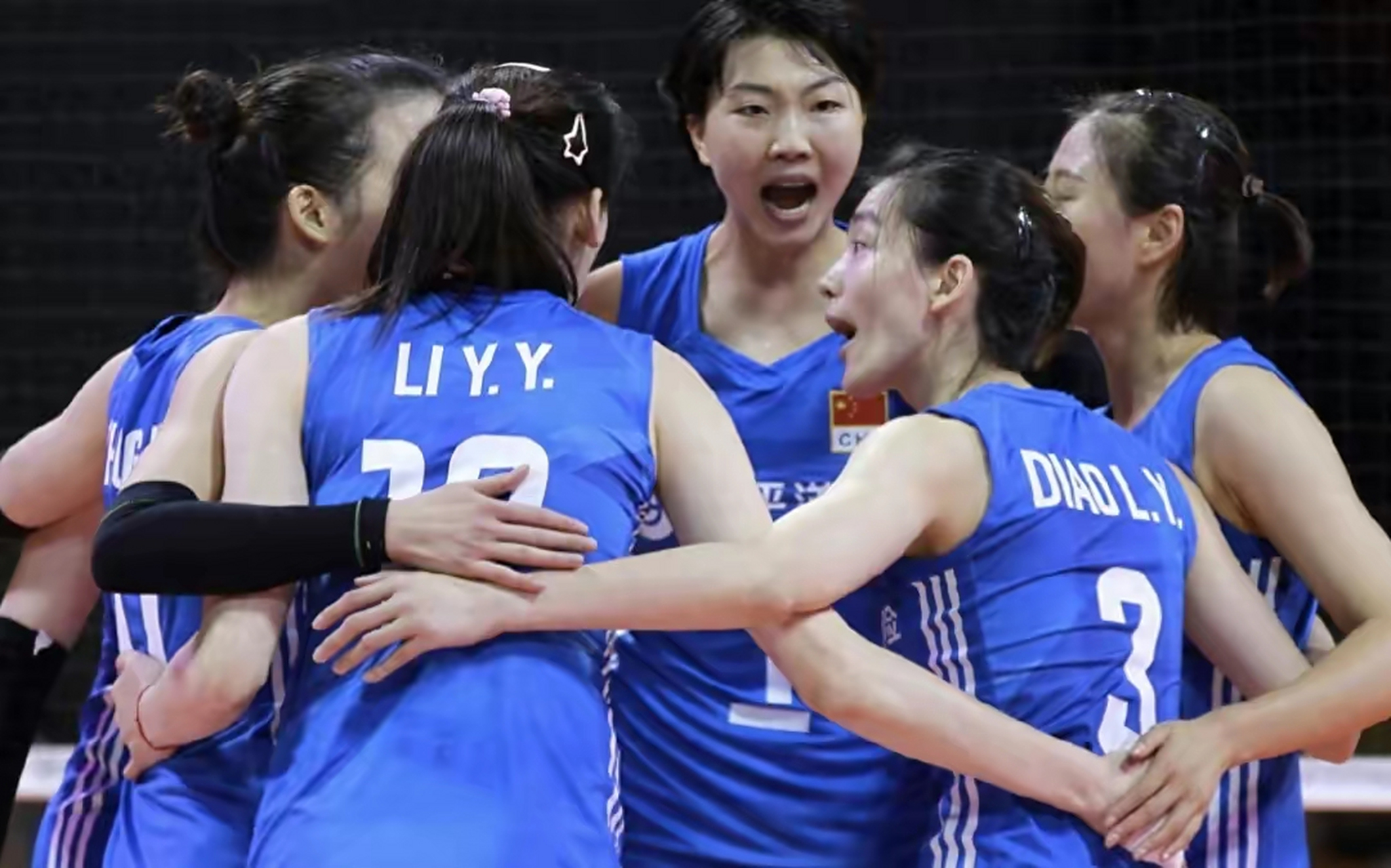 包含巴拿马队在激战中惨遭多米尼加反击的词条