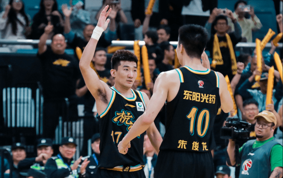 公牛逆转浙江队,孙铭徽惊艳四座 公牛逆转浙江队,孙铭徽惊艳四座