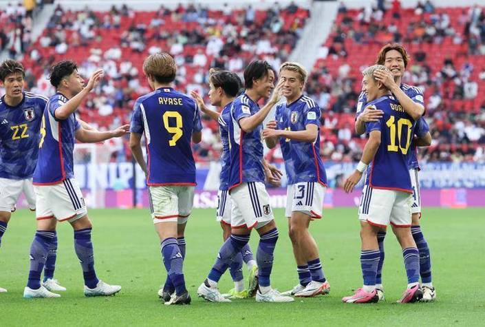 日本队力克韩国队,黄鸭组合统治全场 日本队力克韩国队,黄鸭组合统治全场