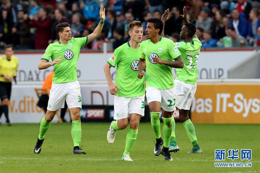 波兰绝杀勒沃库森,戈麦斯统治全场 波兰绝杀勒沃库森,戈麦斯统治全场