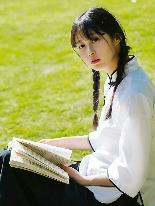 当莫兰特在伯纳乌踢欧冠决赛，他不是在打球，是在解构引力