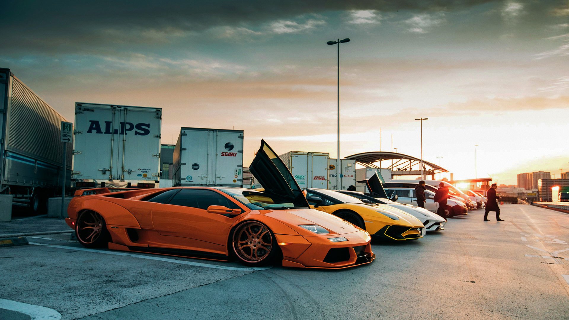 城市火箭与航天火箭之间,横跨一个霍勒迪